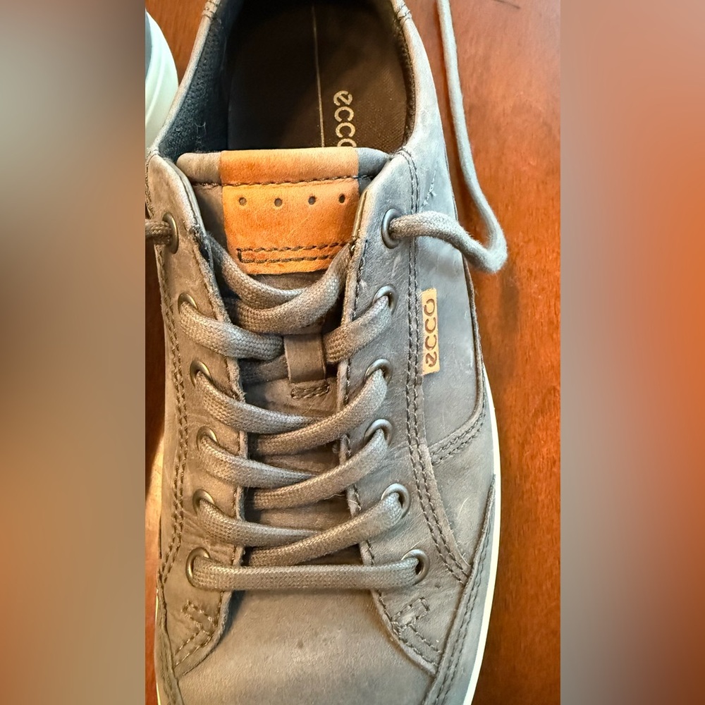 Men’s Ecco Grey Sneakers. US size 8. Euro 42 - Picture 5 of 9